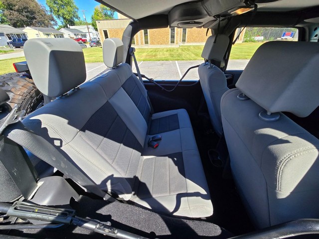 Jeep Wrangler Unlimited Vehicle Image 25