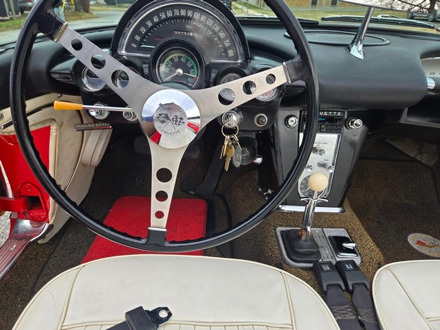 Chevrolet Corvette Vehicle Image 20