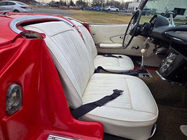 Chevrolet Corvette Vehicle Image 22