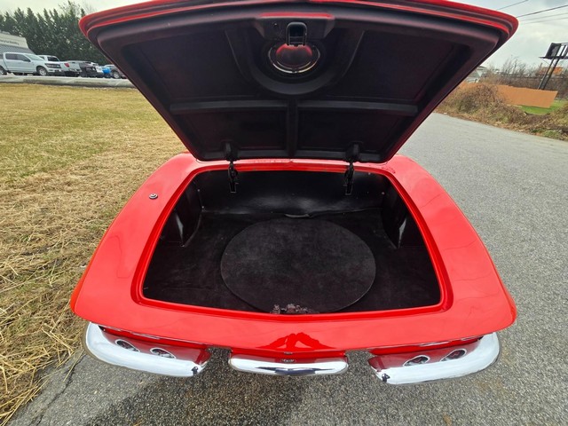 Chevrolet Corvette Vehicle Image 25