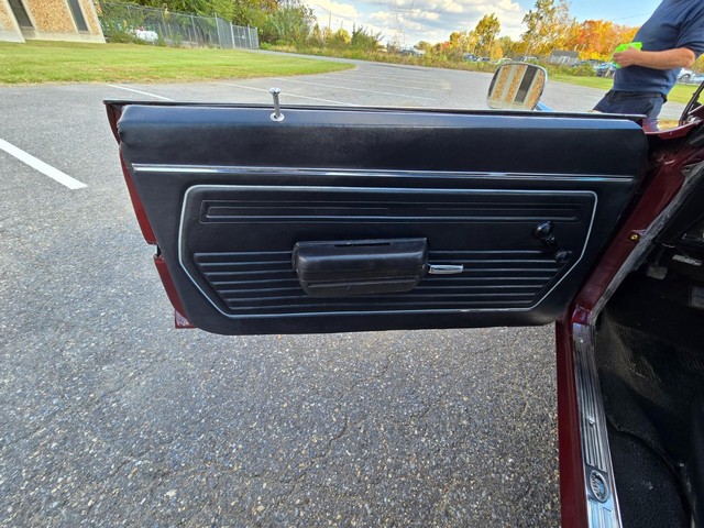 Chevrolet Camaro Vehicle Image 13