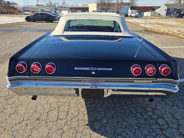 Chevrolet Impala Vehicle Image 10