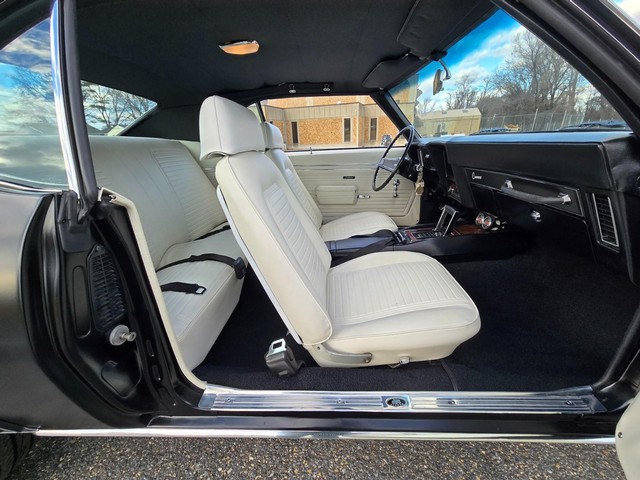 Chevrolet Camaro Vehicle Image 23