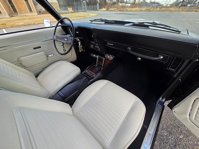 Chevrolet Camaro Vehicle Image 24