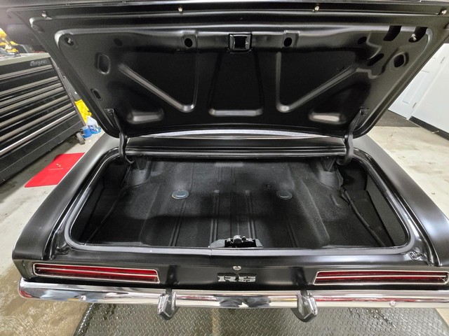 Chevrolet Camaro Vehicle Image 29