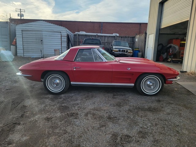 Chevrolet Corvette Vehicle Image 02