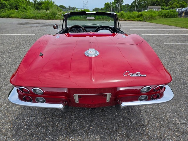 Chevrolet Corvette Vehicle Image 09