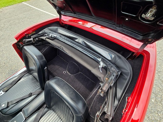 Chevrolet Corvette Vehicle Image 26