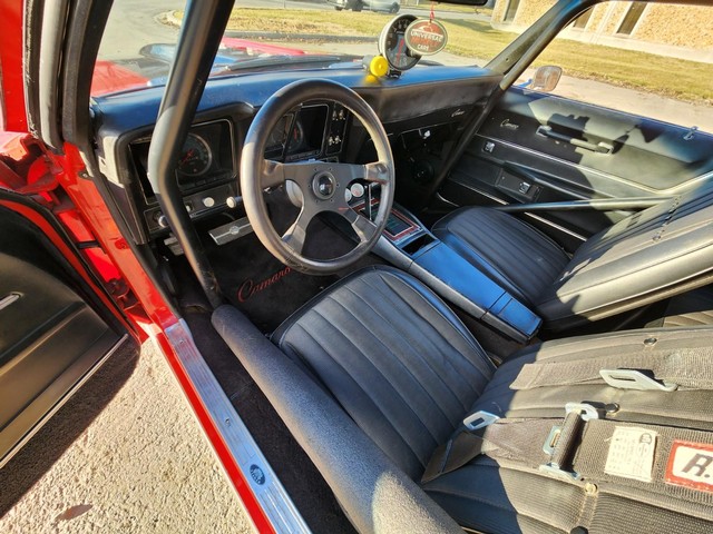 Chevrolet Camaro Vehicle Image 16