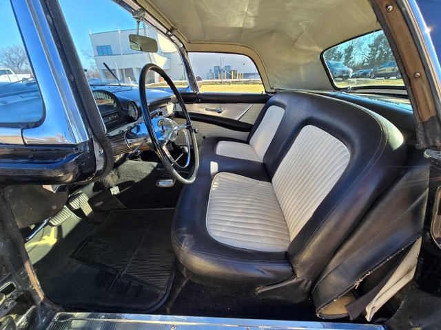 Ford Thunderbird Vehicle Image 14