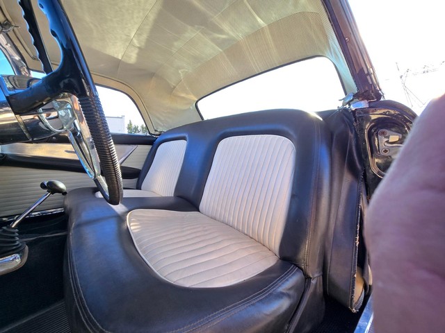 Ford Thunderbird Vehicle Image 17