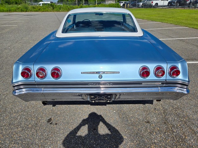 Chevrolet Impala Vehicle Image 12