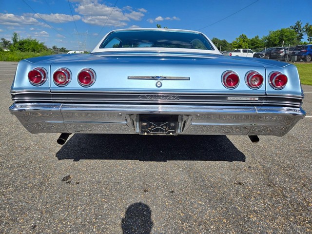 Chevrolet Impala Vehicle Image 13