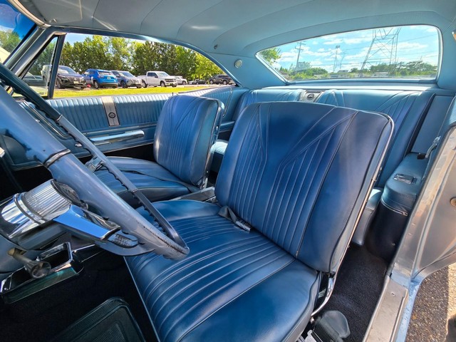 Chevrolet Impala Vehicle Image 16