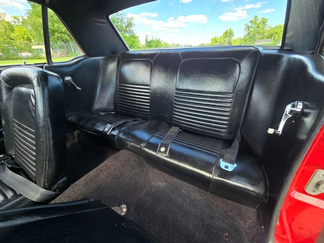 Ford Mustang Vehicle Image 24
