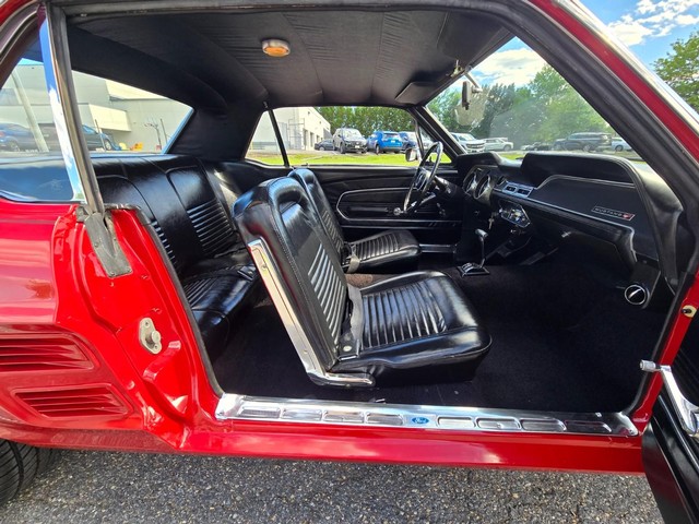 Ford Mustang Vehicle Image 26