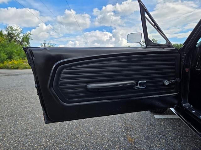 Ford Mustang Vehicle Image 26
