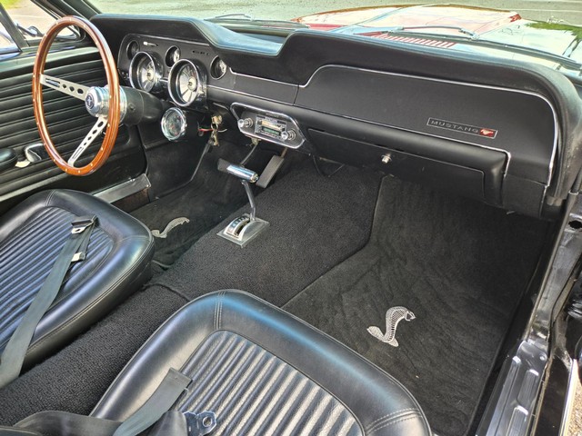 Ford Mustang Vehicle Image 33