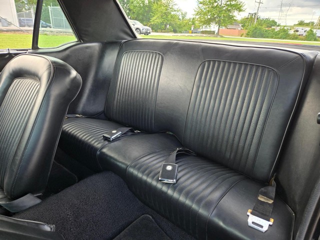 Ford Mustang Vehicle Image 35