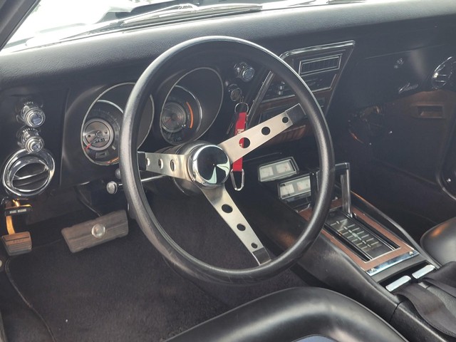 Chevrolet Camaro Vehicle Image 13