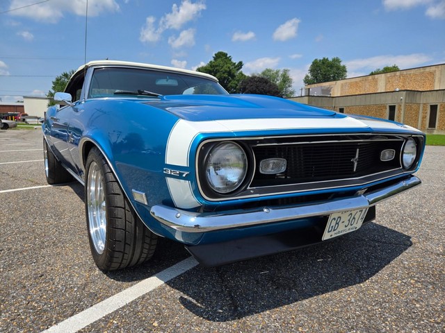 Chevrolet Camaro Vehicle Image 13