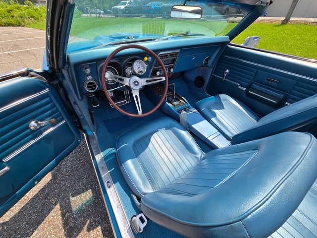 Chevrolet Camaro Vehicle Image 24