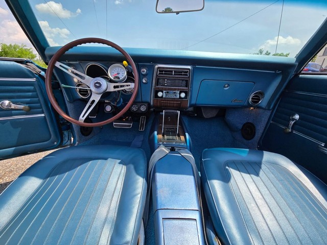 Chevrolet Camaro Vehicle Image 26