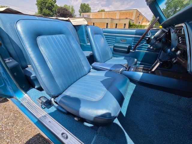 Chevrolet Camaro Vehicle Image 30