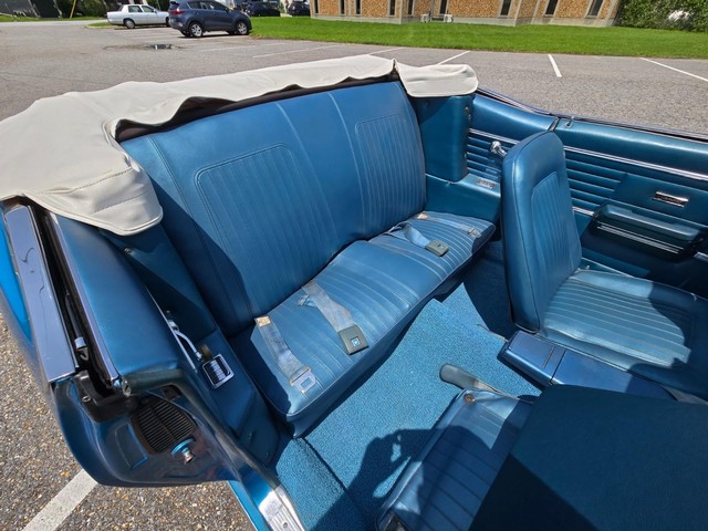 Chevrolet Camaro Vehicle Image 32