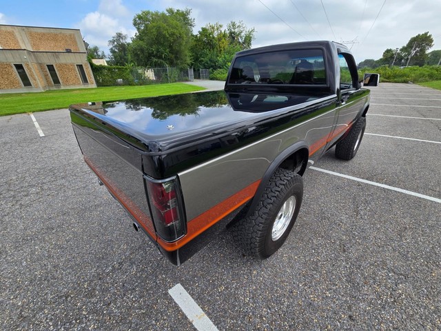 Chevrolet S10 Pickup Vehicle Image 16