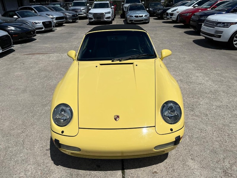 Porsche 911 Carrera Vehicle Full-screen Gallery Image 04