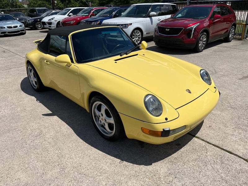 Porsche 911 Carrera Vehicle Full-screen Gallery Image 06