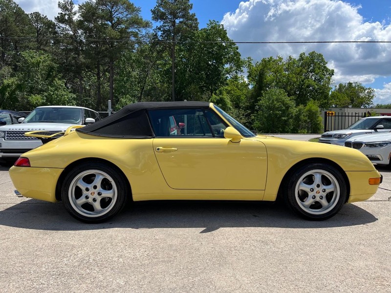 Porsche 911 Carrera Vehicle Full-screen Gallery Image 07