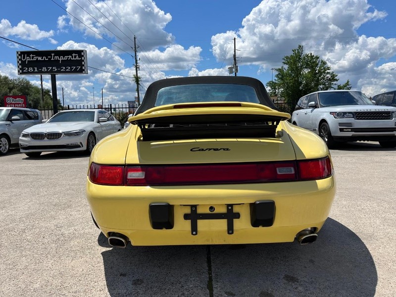 Porsche 911 Carrera Vehicle Full-screen Gallery Image 10