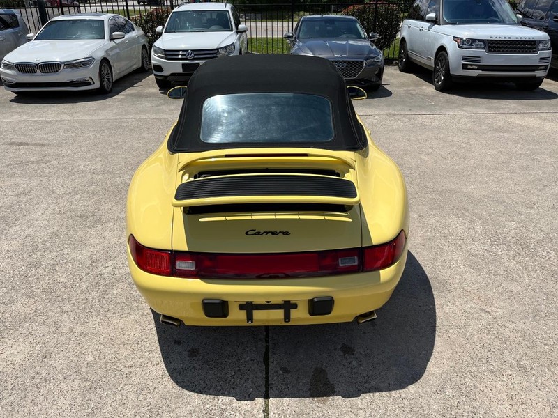 Porsche 911 Carrera Vehicle Full-screen Gallery Image 12