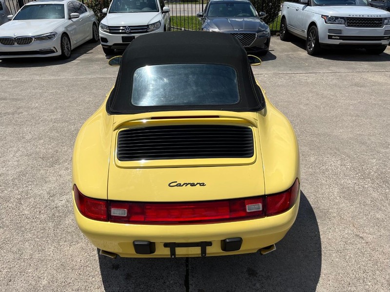 Porsche 911 Carrera Vehicle Full-screen Gallery Image 13