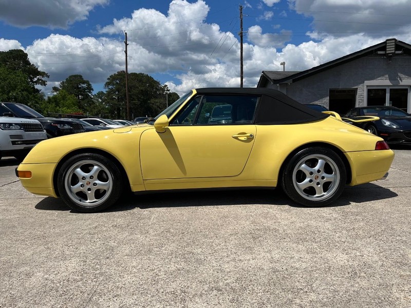 Porsche 911 Carrera Vehicle Full-screen Gallery Image 16