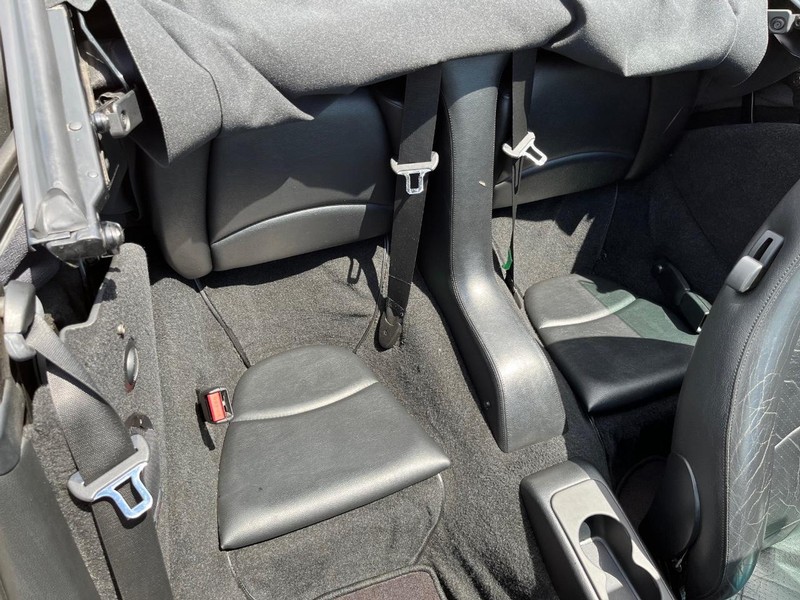 Porsche 911 Carrera Vehicle Full-screen Gallery Image 23