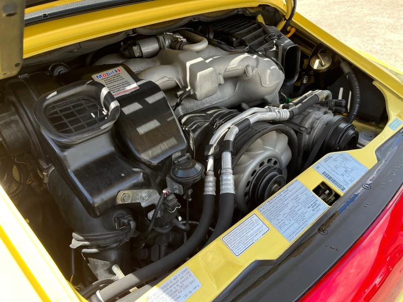 Porsche 911 Carrera Vehicle Full-screen Gallery Image 40