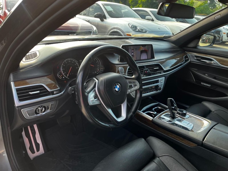 2016 BMW 7-Series 740i M SPORT - 1 Owner! photo