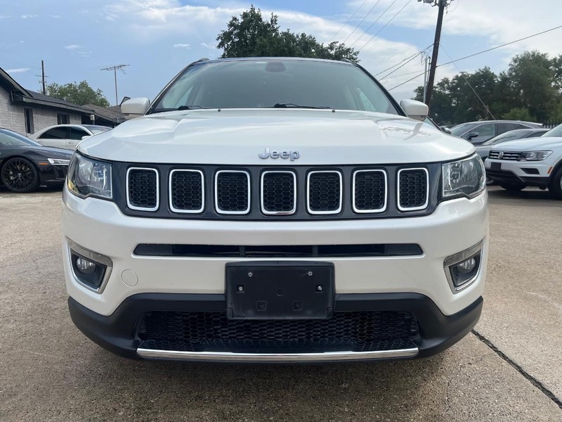 2017 Jeep Compass 4WD Limited photo