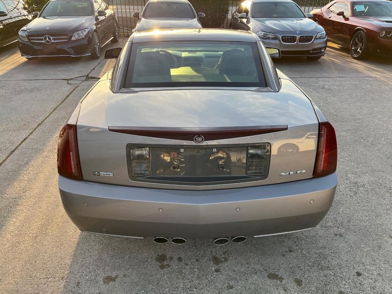 2004 Cadillac XLR photo