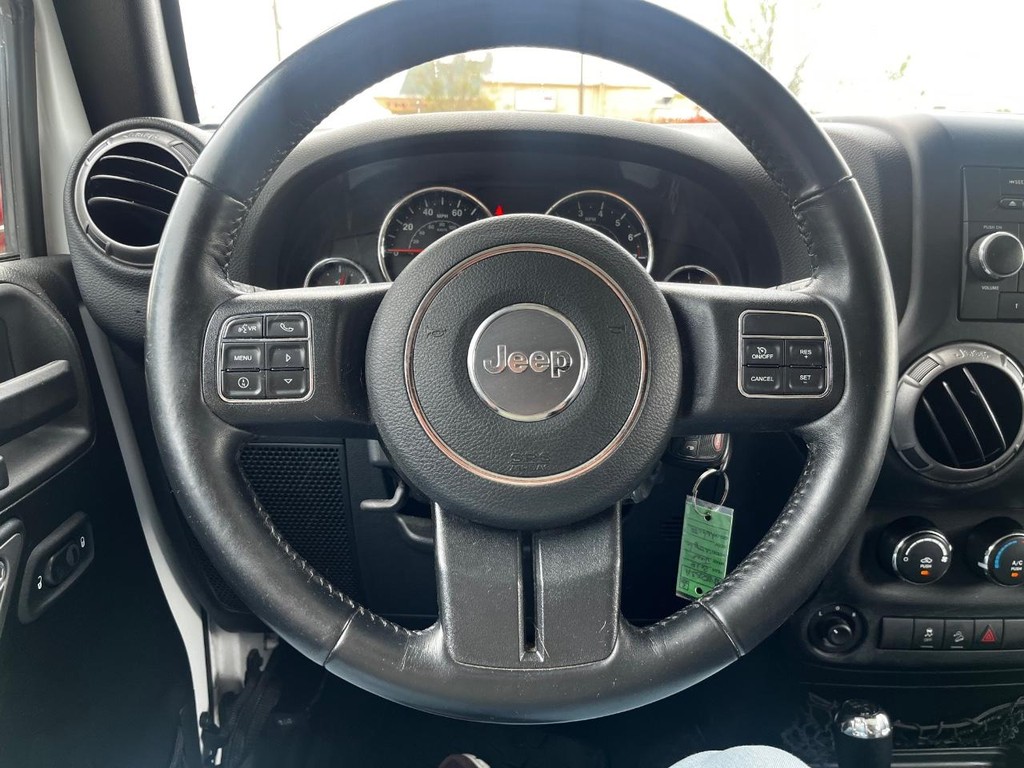 Jeep Wrangler JK Unlimited Vehicle Full-screen Gallery Image 20