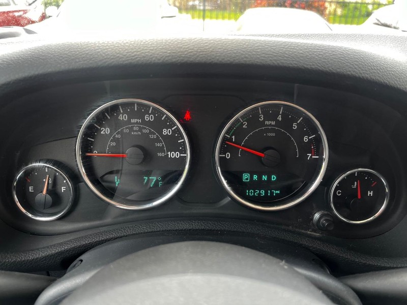 Jeep Wrangler JK Unlimited Vehicle Full-screen Gallery Image 21