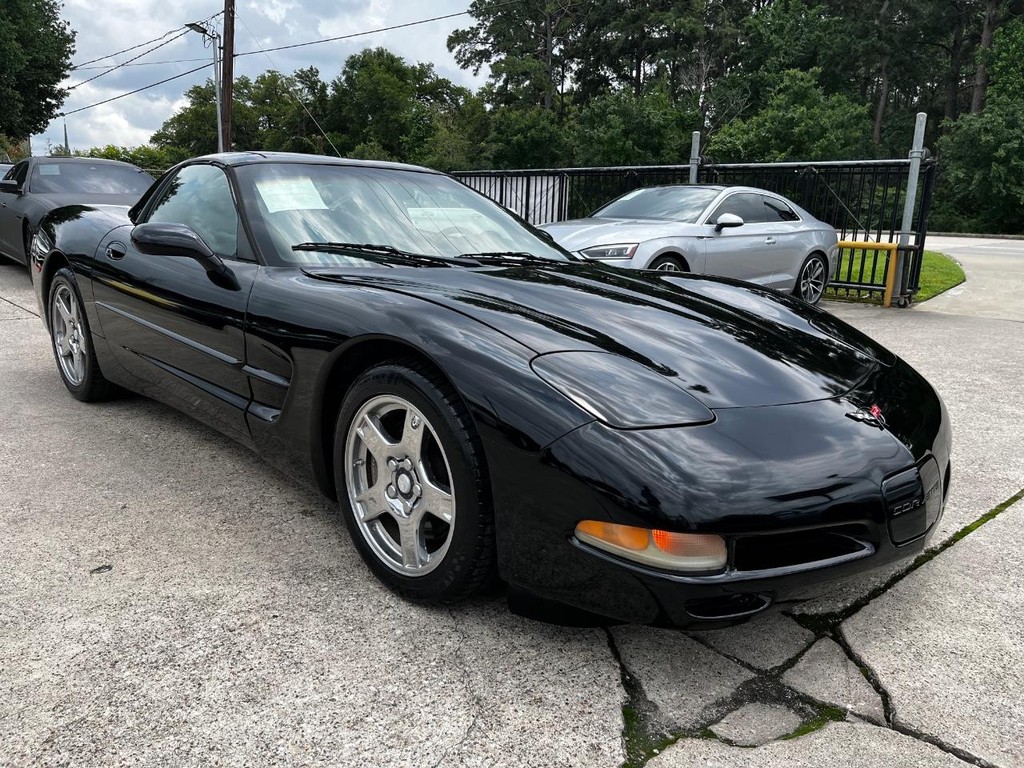 Chevrolet Corvette Vehicle Full-screen Gallery Image 04