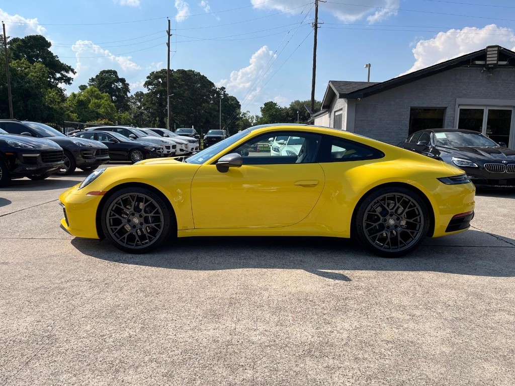 Porsche 911 Vehicle Full-screen Gallery Image 10