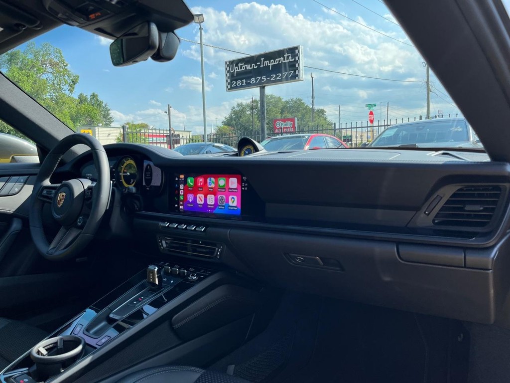 Porsche 911 Vehicle Full-screen Gallery Image 14