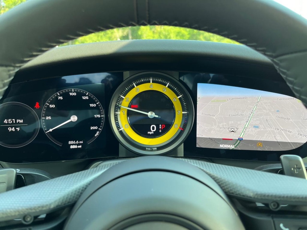 Porsche 911 Vehicle Full-screen Gallery Image 20