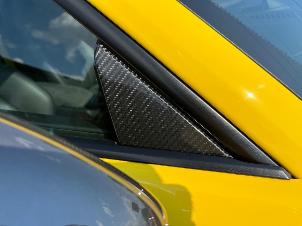 Porsche 911 Vehicle Full-screen Gallery Image 36