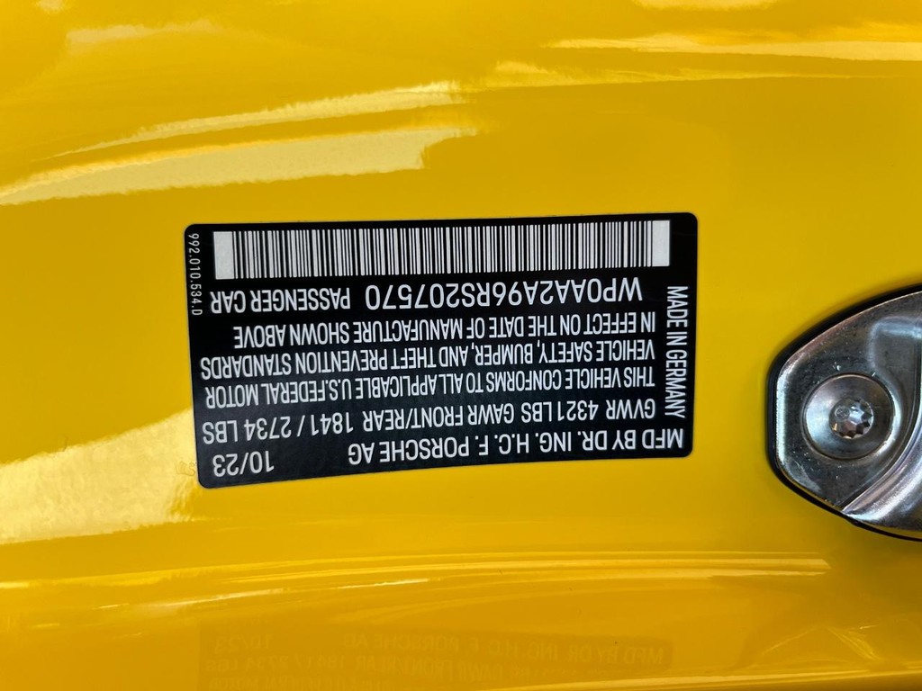 Porsche 911 Vehicle Full-screen Gallery Image 43